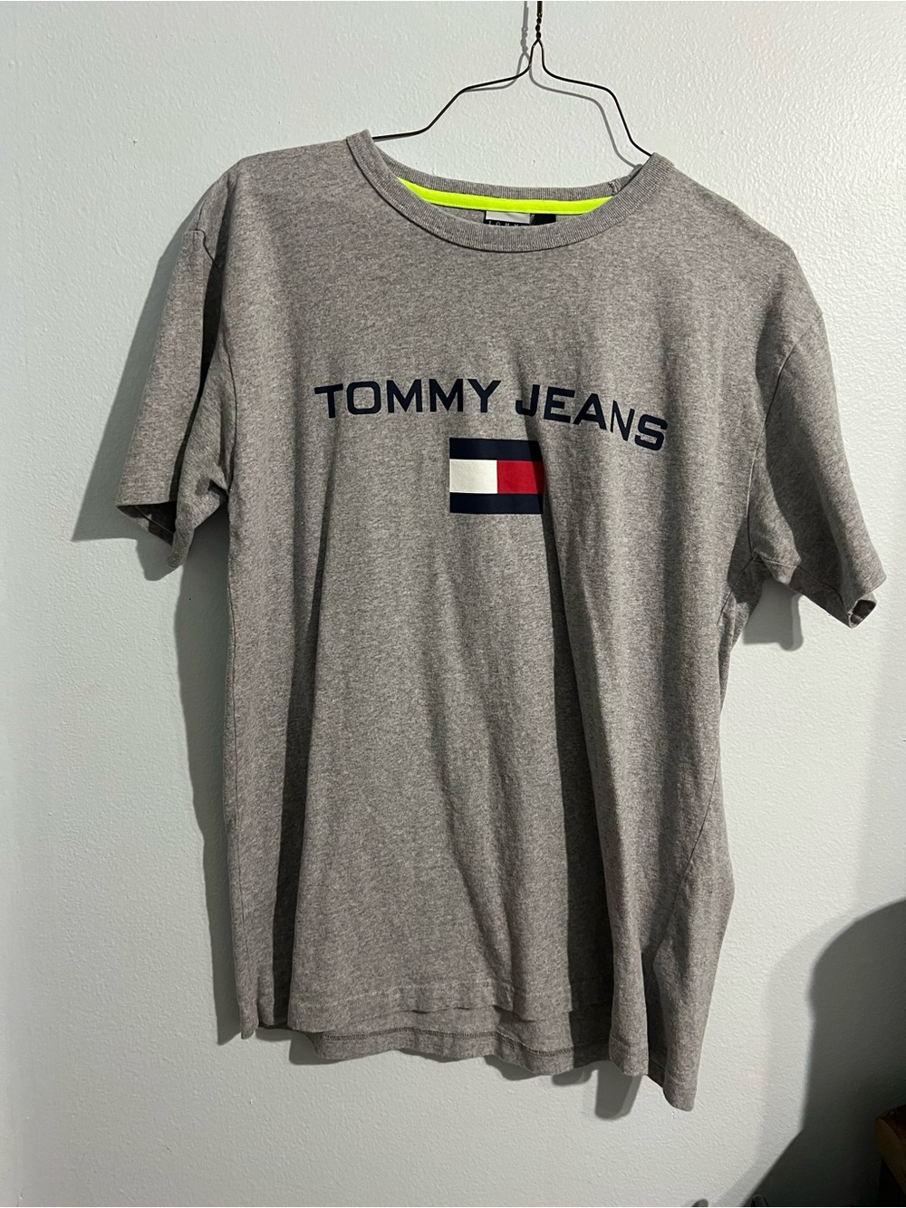 Tommy Hilfiger Tommy Jeans Gray Logo T-Shirt